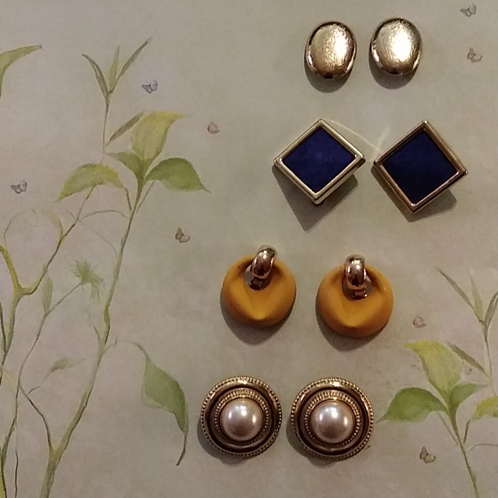 Vintage clip earrings